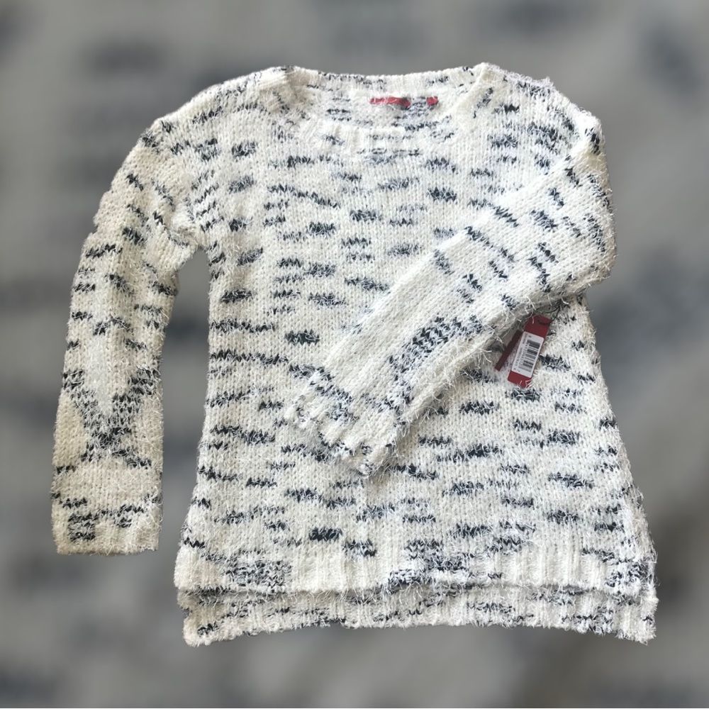 RED Tunic Sweater White & Black Long Sleeves Size Med